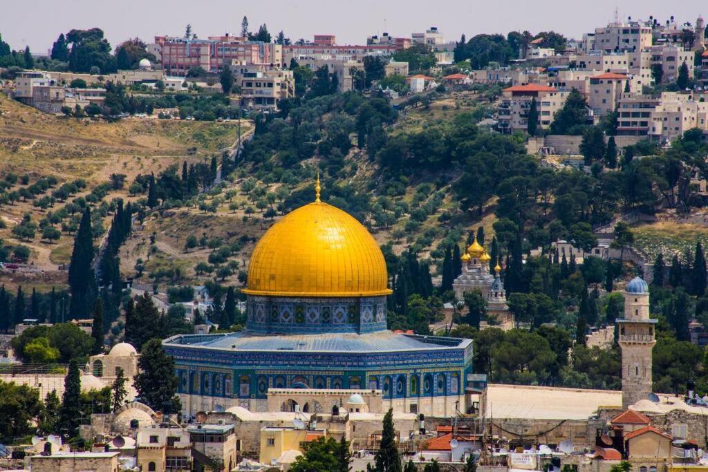 Into Jerusalem Heart المظهر الخارجي الصورة
